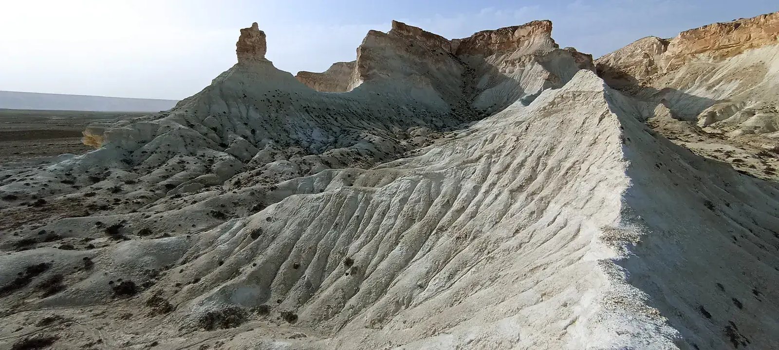 Акеспе — белый каньон, похожий на лунный пейзаж